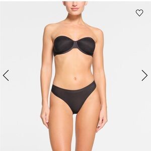 New! Skims Weightless Strapless Bra